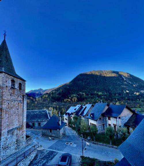 Muntanyo Luxury Lodge Con Sauna, Parking Y Guardaesquis En Ruda Tredós المظهر الخارجي الصورة